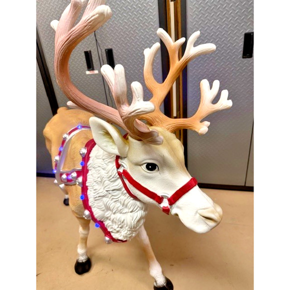 RARE Home Depot 4.5 ft LED Blow-mold ONE LARGE VIRAL Reindeer Holiday Decoration - Picture 14 of 16